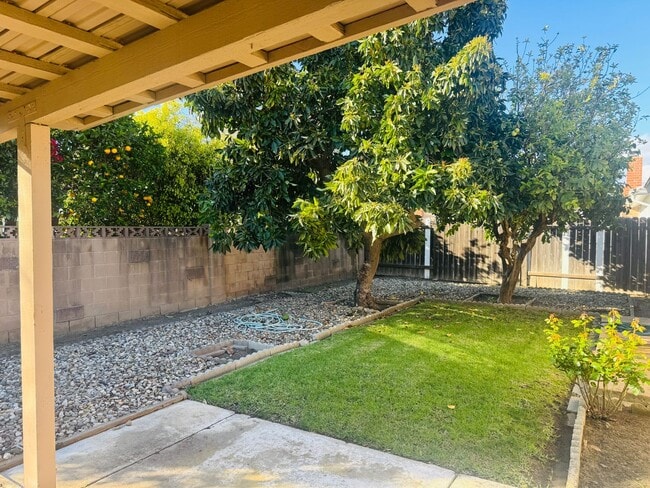 Building Photo - Ready to Fall in Love with Home Again?