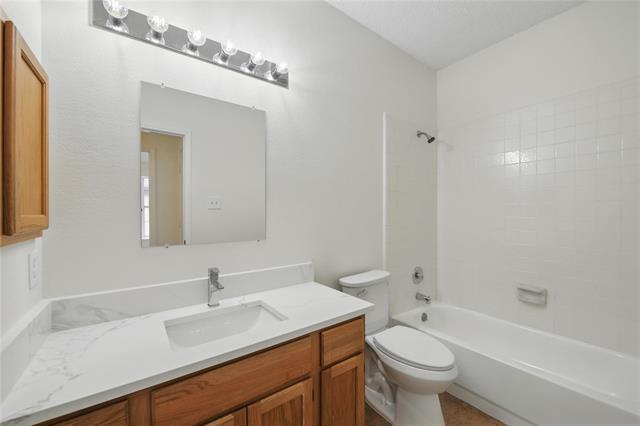 Building Photo - 2296 Grandview Dr