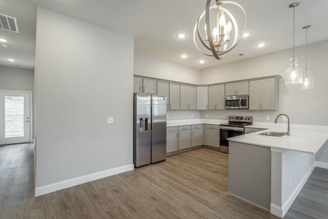 Building Photo - Brand new 3 bedroom 2 bath