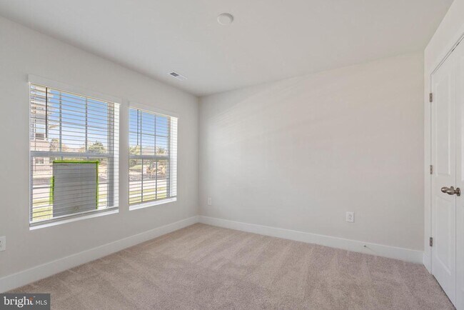 Building Photo - 1830 Parham Wy