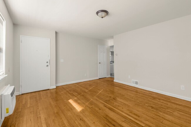 Building Photo - 355 New York Ave