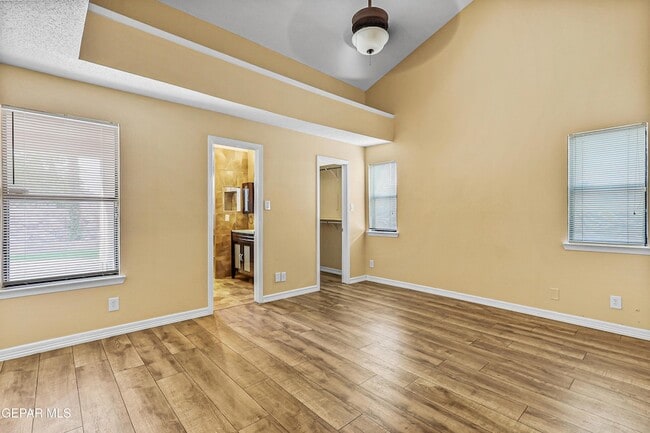 Building Photo - 7229 Golden Hawk Dr