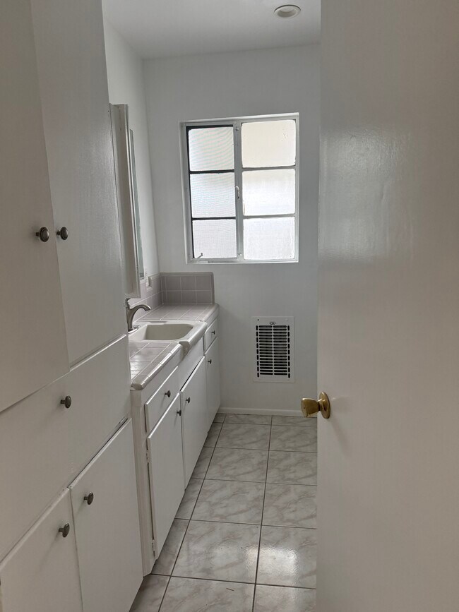 Bathroom - 1801 Fair Oaks Ave