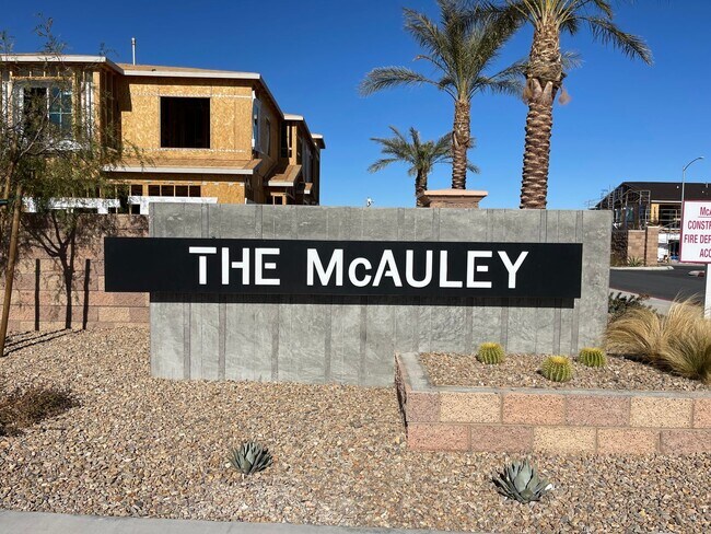 Building Photo - GATED 2 BED 2.5 BATH 2 CAR GARAGE 2 FLOOR TOWNHOUSE IN HENDERSON
