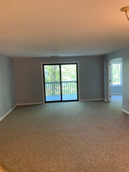 Building Photo - 30 Ledgewood Hills Dr