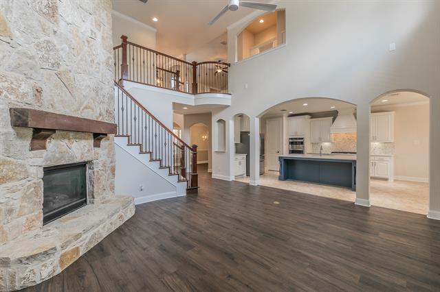 Building Photo - 2732 Waverley Dr