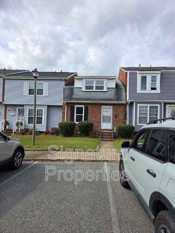 Building Photo - 810 Grayfox Dr