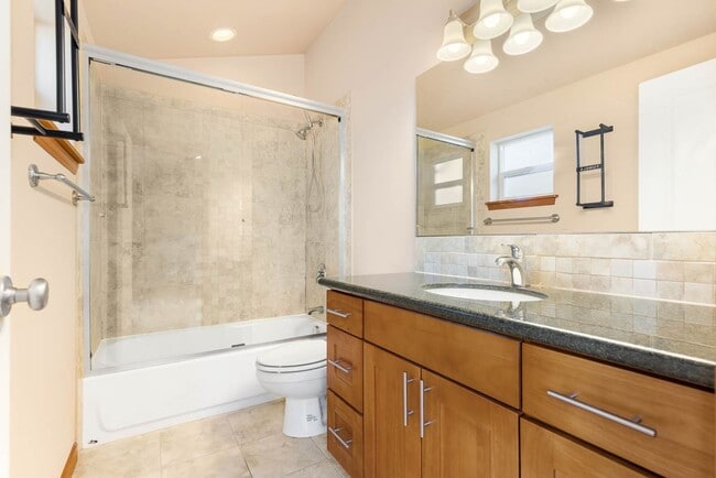 Building Photo - 14539 32nd Ave NE