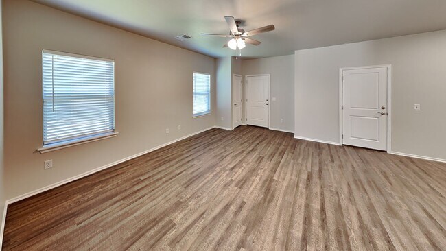 Building Photo - Luxury 3 Bedroom 2 Bathroom Duplex in Piedmont Schools (Neighborhood Park and Basketball Court)-L...