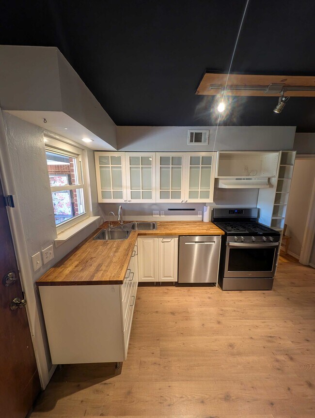 Building Photo - 10316 Lavano Ln