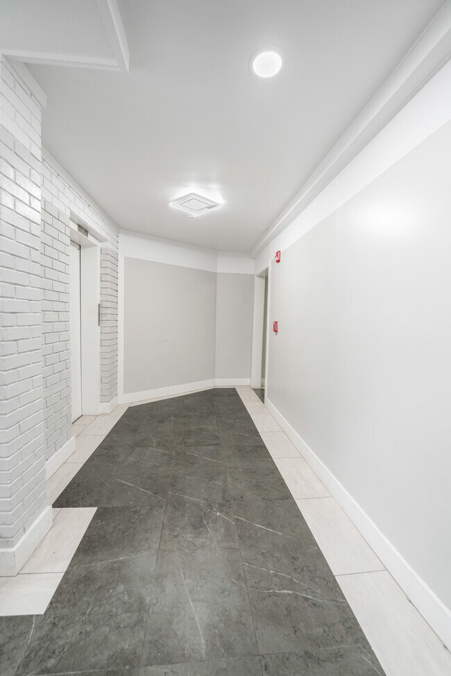 Building Photo - 280 Collins St