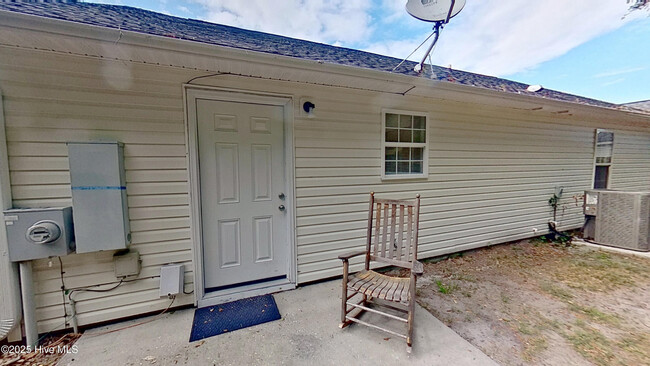 Building Photo - 4252 Sunglow Dr