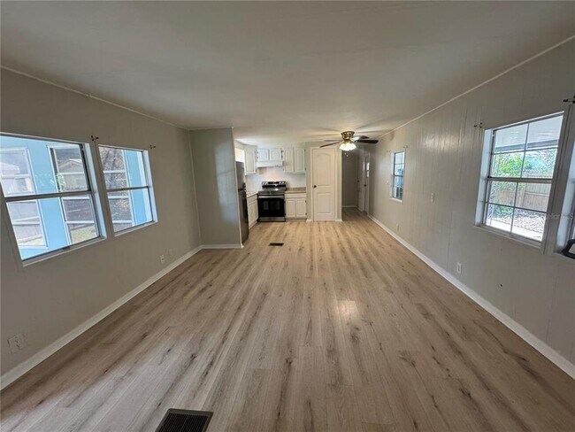 Building Photo - 4152 Richmond Ave