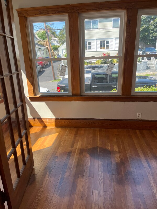 Building Photo - 117 Perry Ave