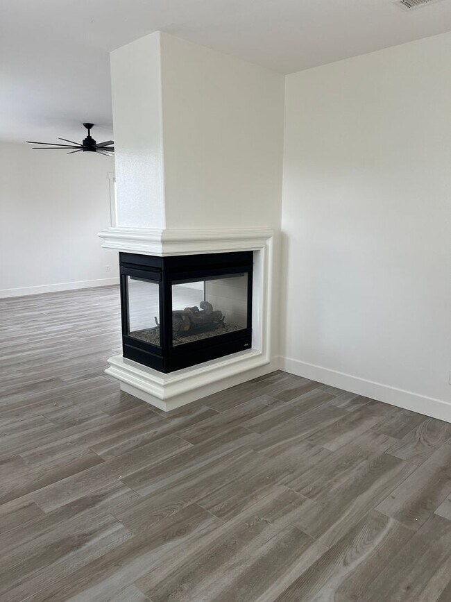 Building Photo - Seabridge Single Family Home in gated comm...