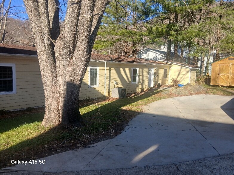 Building Photo - 230 Northwest Ave