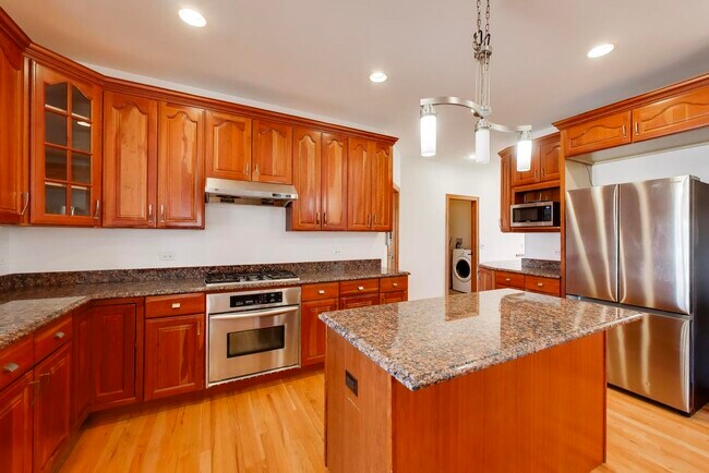 Building Photo - 2951 Old Glory Dr