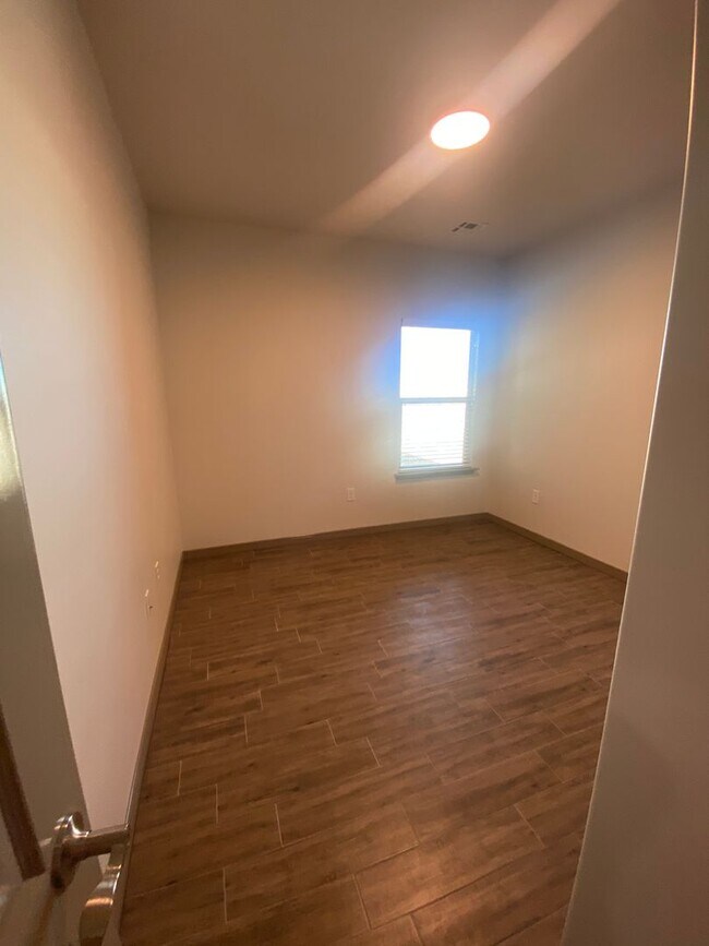 Building Photo - 4027 Apache Pine Pl