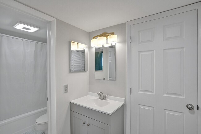 Building Photo - 1401 S Ocean Blvd