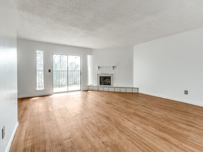 Building Photo - 6728 N Meridian Ave