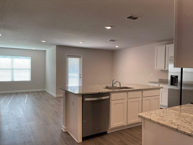Building Photo - 3994 Whitetail Ln