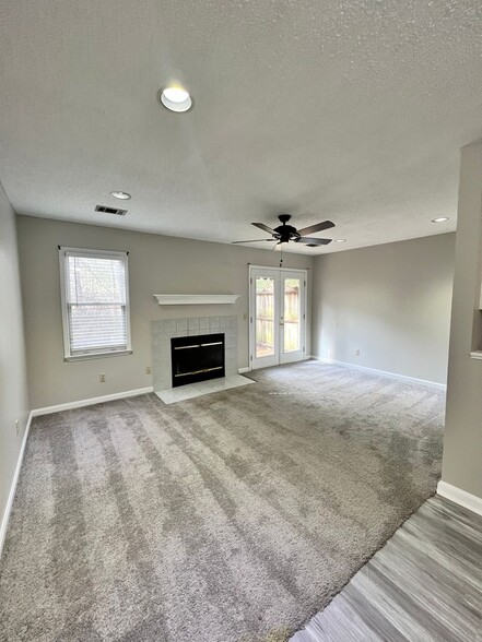 Building Photo - 575 Heritage