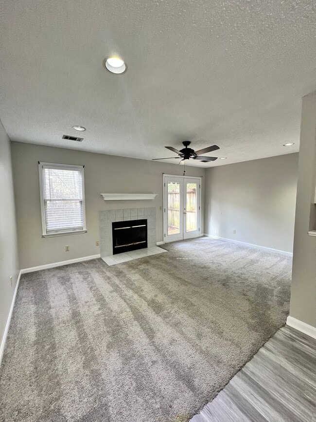 Building Photo - 575 Heritage Ct