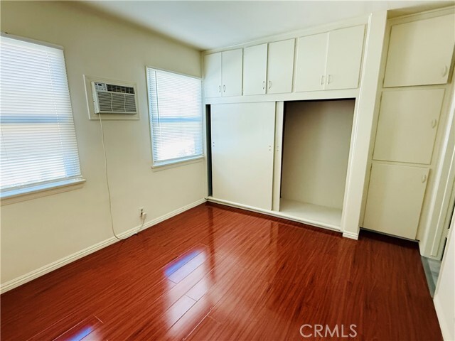 Building Photo - 1117 Okoboji Dr