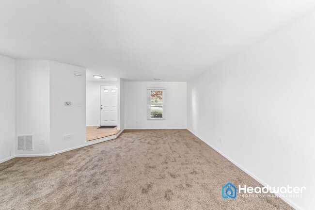 Building Photo - House for Rent in Coatesville