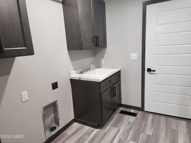 Laundry/Utility - 1821 3rd St NW