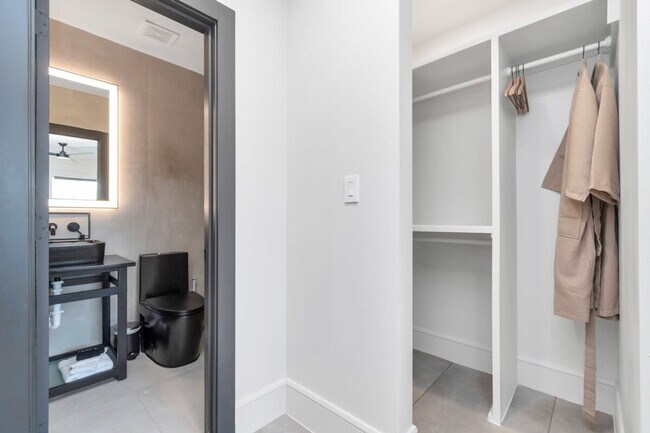 Building Photo - 2683 Blodgett St