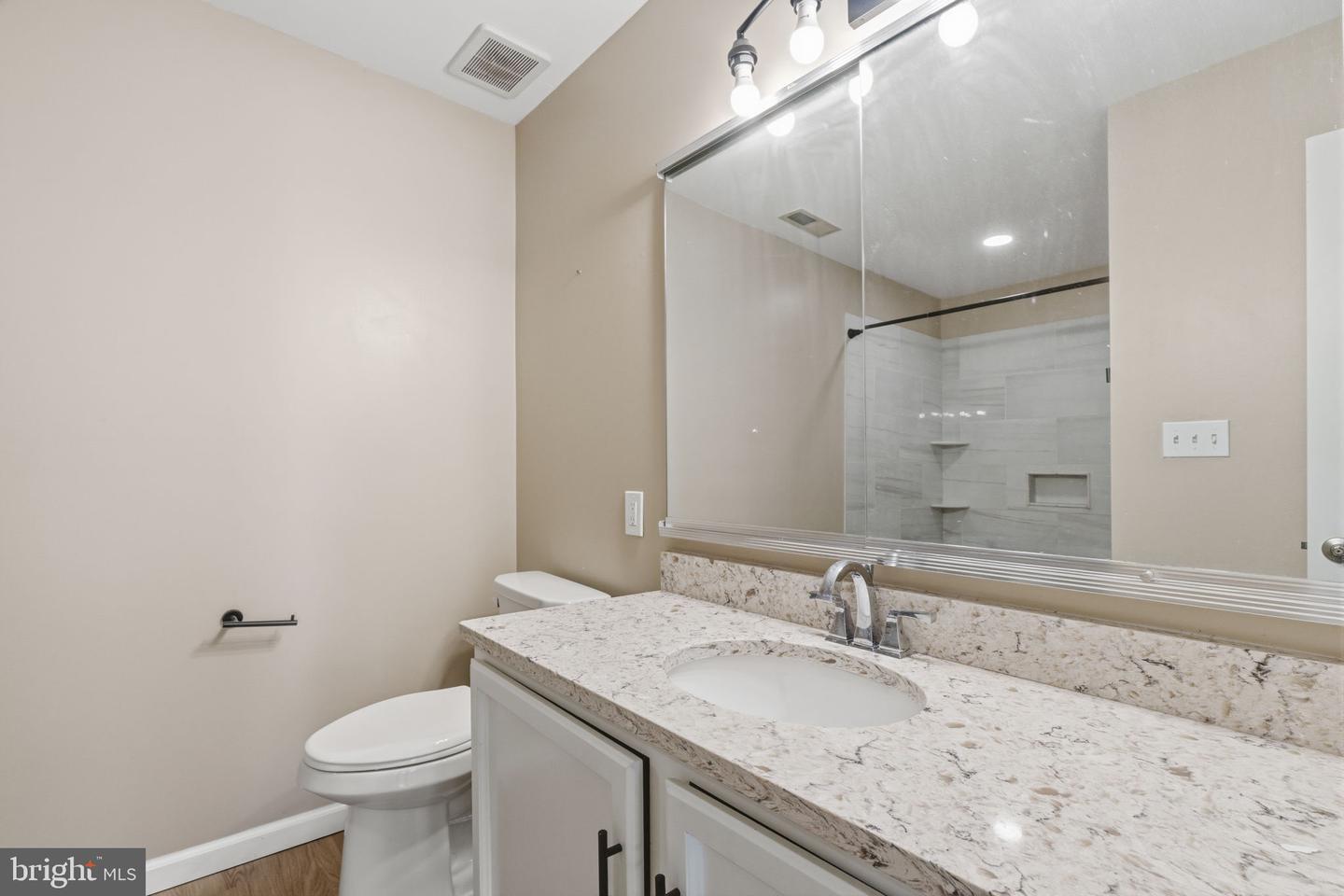 Building Photo - 2104 Brookhaven Dr