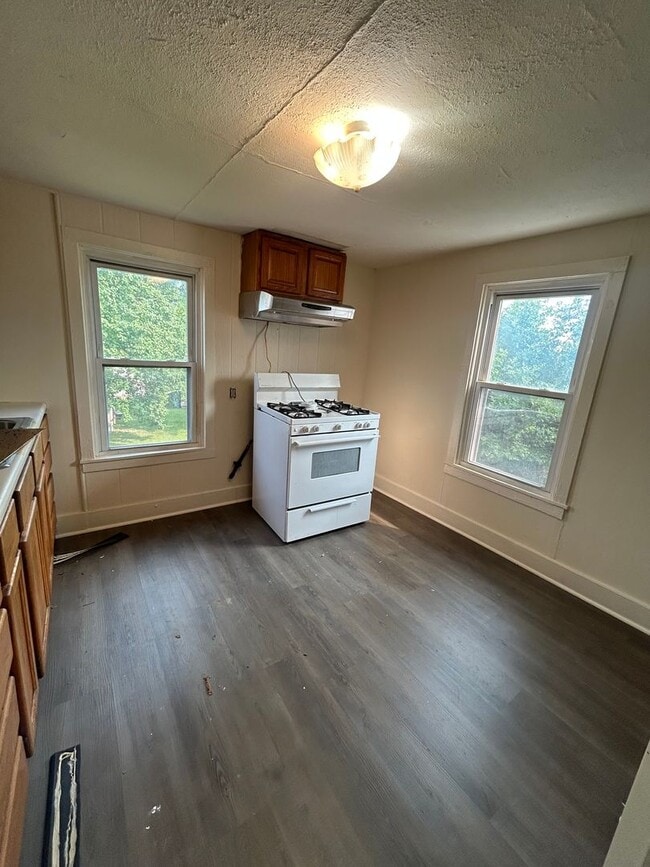 Building Photo - Apartment for Rent