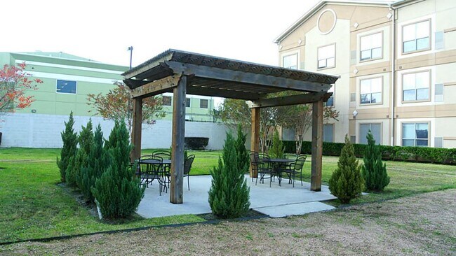 Building Photo - 6655 W Sam Houston Pkwy N