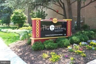 Building Photo - 4500 S Four Mile Run Dr