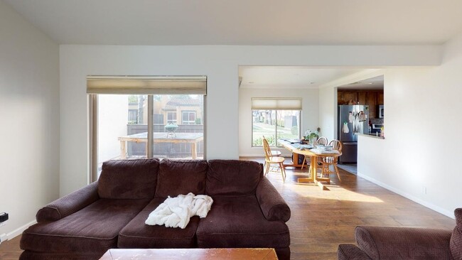 Building Photo - DEPOSIT PENDING Stunning 3 Bedroom, 2 Bath...