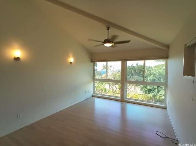 Building Photo - 203 Heleuma Pl
