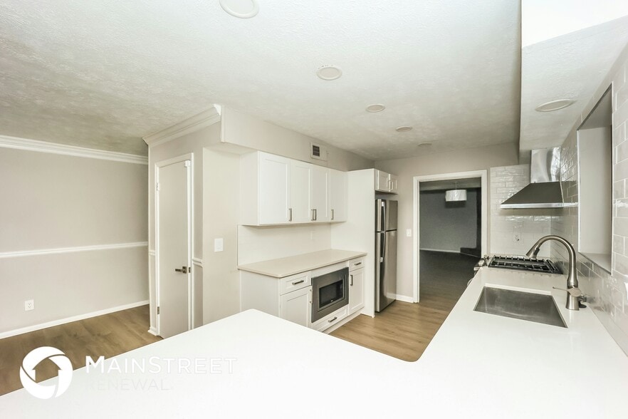 Building Photo - 4433 Woodbank Ln