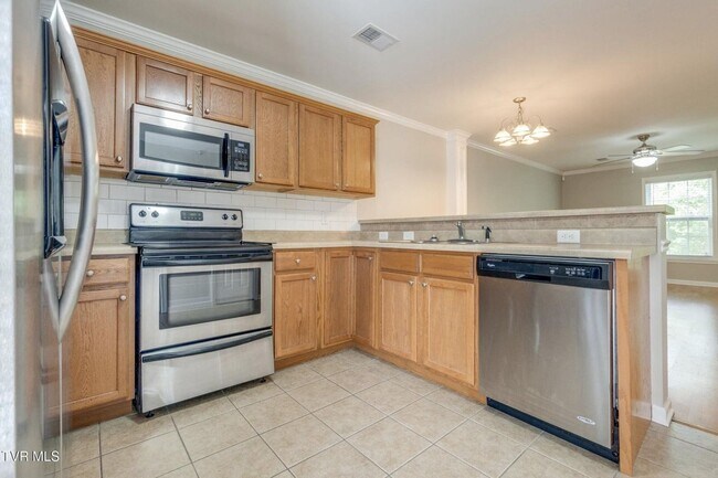 Building Photo - 2 Bdrm / 2.5 Bath, North JC - Minutes to ETSU, VA, JC Med Center