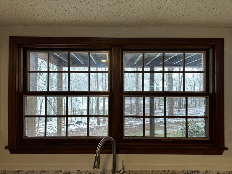 Building Photo - 1230 Stonewall Jackson Dr