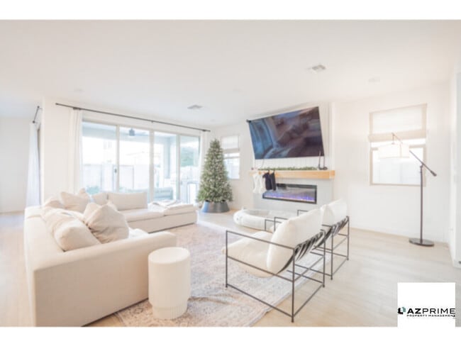 Building Photo - Exceptional Fully Furnished 5/2.5 Mesa Home in Cadence with Pool &amp; Loft!