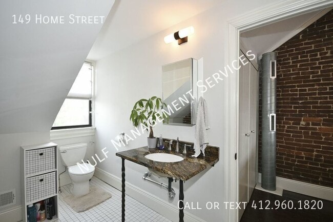 Building Photo - 149 Home St