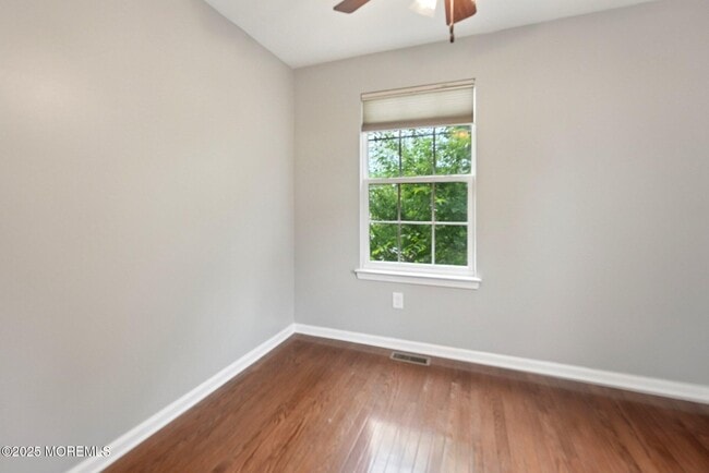Building Photo - 102 Warbler Way