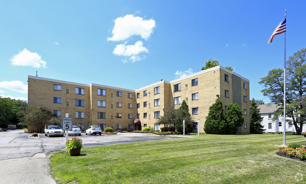 Building Photo - Ridgewood House