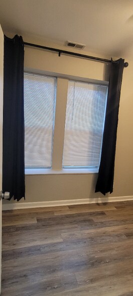 Building Photo - 5760 Theodosia Ave