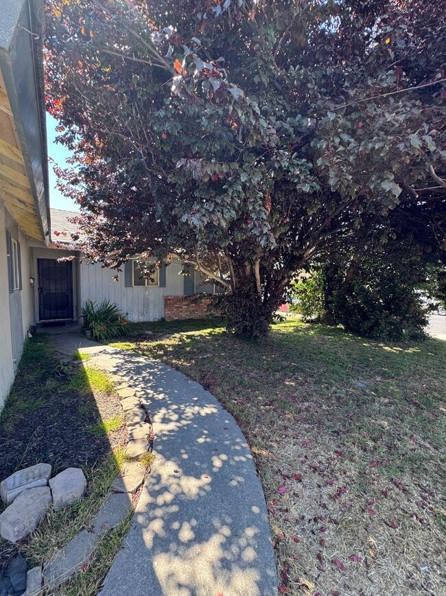 Building Photo - Fully Renovated Home in Lompoc