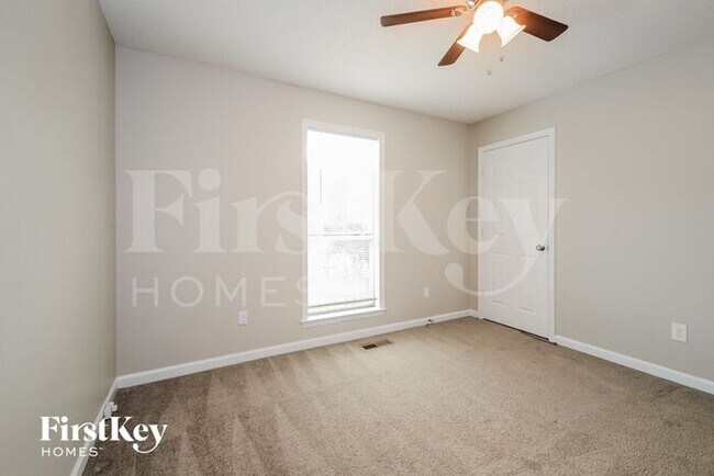 Building Photo - 1204 Grand Cir