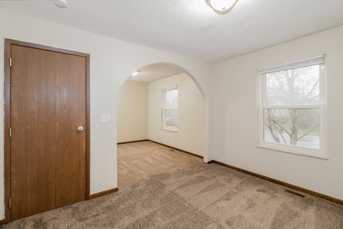 Building Photo - 3504 Greenwood Dr