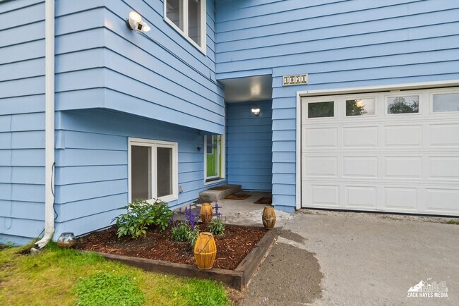 Building Photo - 4071 MacInnes Street
