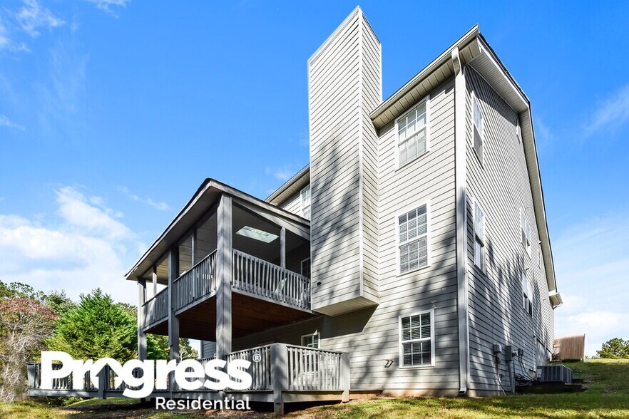 Building Photo - 6640 Delaware Bend